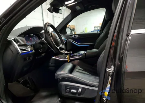 2022 BMW X5 xDrive40I z USA, uszkodzony, nr VIN 5UXCR6C07N9L30768